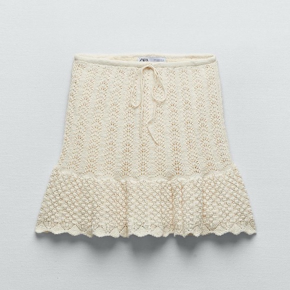 Zara Dresses & Skirts - Zara Pointelle Mini Skirt 4331/079 in Ecru Small